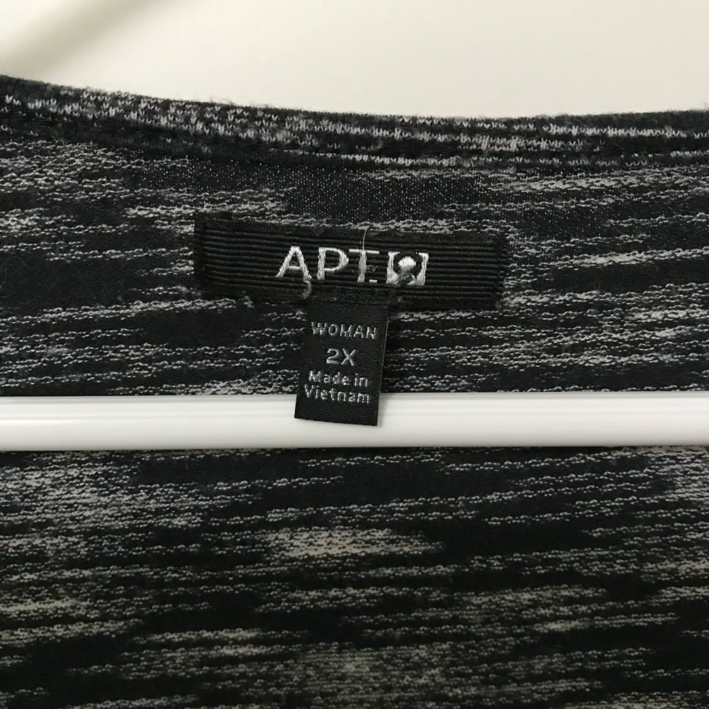 Apt 9 Black Pullover Rayon/Spandex Top Size 2X EUC - Picture 3 of 4
